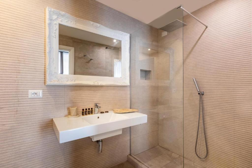 Spagna Art & Suites - Ca Domus Collection Rome Luaran gambar